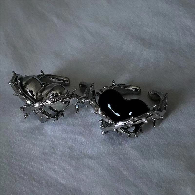 Punk Gothic Thorns Heart Rings
