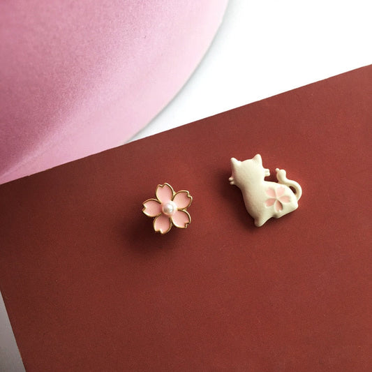 Kawaii Pearl Flower Cat Stud Earrings