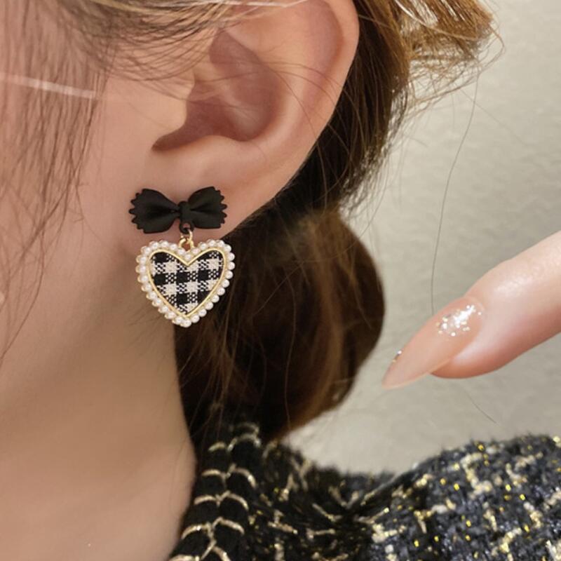 Bowknot Love Grid Pearl Heart Earrings