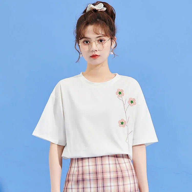 3D Blossom Embroidery Round Neck Floral Loose T-shirt