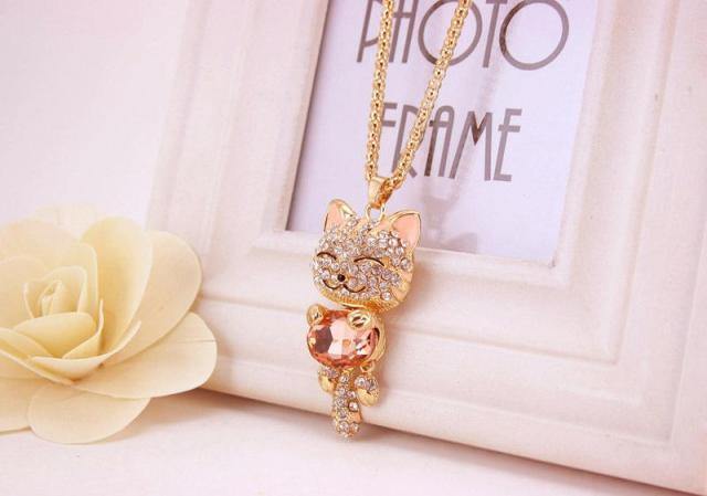 Smiley Cat Necklace - Meowhiskers