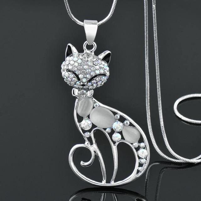 Beauty Cat Necklace - Meowhiskers